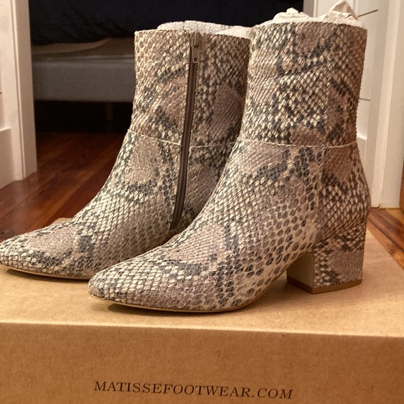 Matisse At Ease Natural Snake Boot - Picture 2 of 4